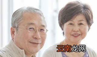给老人送水 看望老人能送水杯吗