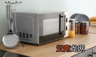 陶瓷水杯能放进微波炉吗 水杯放微波炉里可以吗