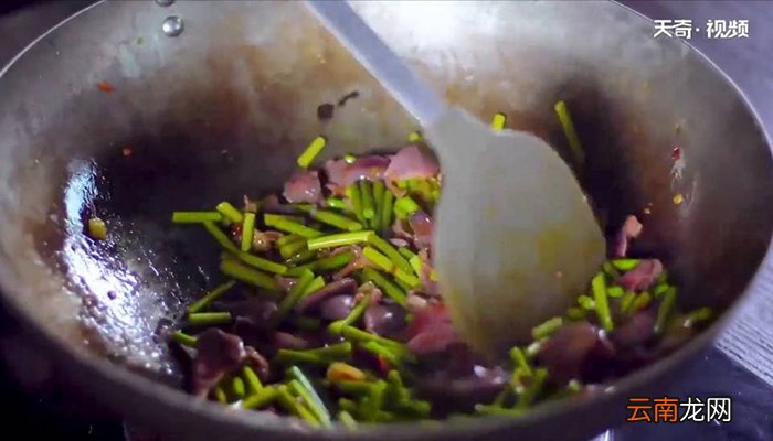 蒜苔鸭胗怎么做 蒜苔鸭胗