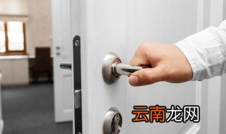 白木门发黄怎么清洗，白木门发黄怎么清洗视频