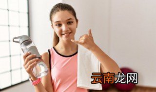 水杯上刻字一般的刻什么字 自己的水杯上刻什么字