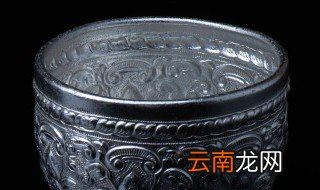 荣誉水杯上刻什么字好一点呢 荣誉水杯上刻什么字好一点