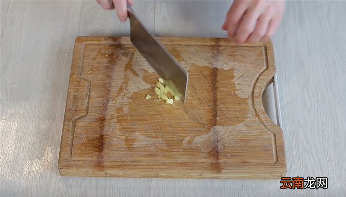 番茄焖青豆怎么做 番茄焖青豆的做法