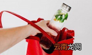 生日礼物水杯上刻什么字最好 生日礼物水杯上刻什么字