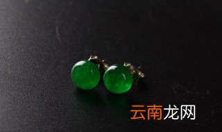 女人戴什么玉挂件好，女人戴什么玉挂件好一点