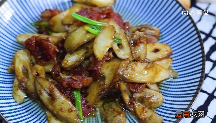 腊肠炒鸡腿菇 腊肠炒鸡腿菇的做法