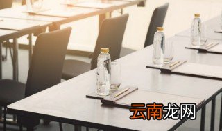 同学聚餐水杯刻什么字好 同学聚餐水杯刻什么字好呢