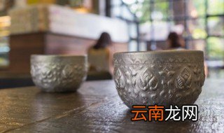 水杯上最好刻什么字呢女生，女生水杯上刻什么字比较好