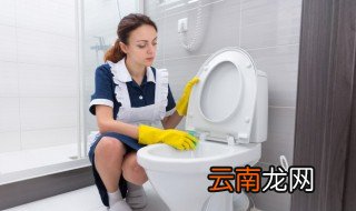马桶的污渍怎么清理 马桶表面污渍怎么清理干净