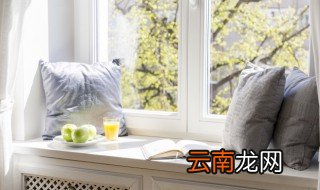 怎样清理窗户上的污渍 窗户轨道污渍怎么清除干净