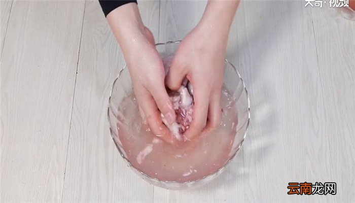 芋头焖鸭怎么做 芋头焖鸭的做法