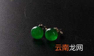 铁耳钉生锈怎么清洗 铁耳钉生锈怎么清洗干净