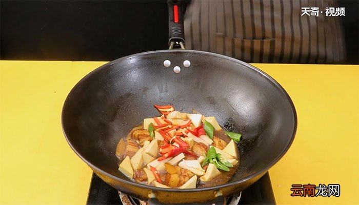 冻豆腐红烧肉的做法 冻豆腐红烧肉怎么做