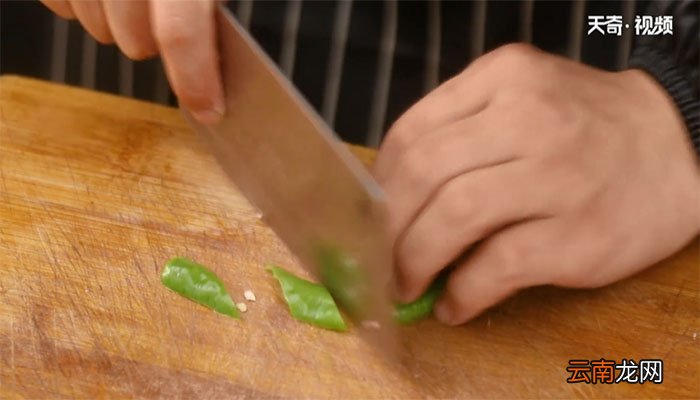冻豆腐红烧肉的做法 冻豆腐红烧肉怎么做