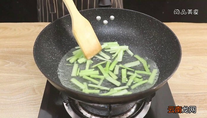 木瓜炒芹菜怎么做 木瓜炒芹菜做法