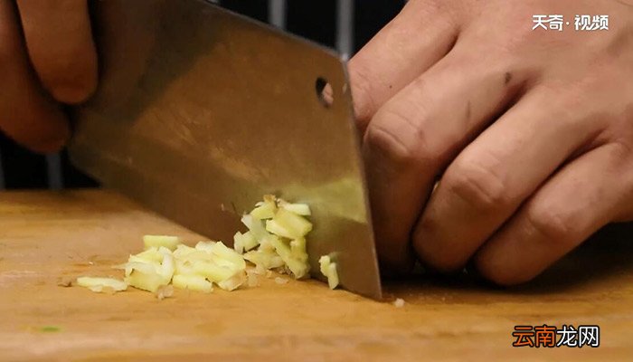 泥鳅炖豆腐的做法 怎么做泥鳅炖豆腐