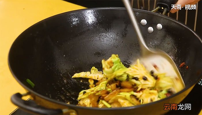 莲白回锅肉的做法 莲白回锅肉怎么做