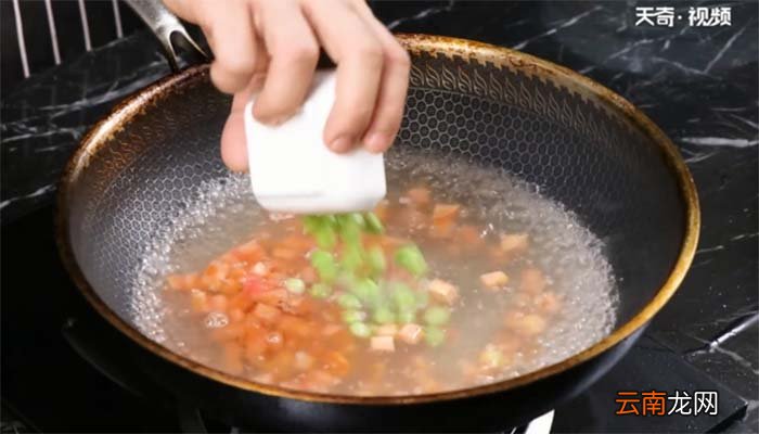 西红柿鸡汤的做法 西红柿鸡汤怎么做