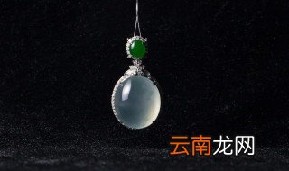 玉吊坠怎么盘玩 怎么盘玩翡翠吊坠