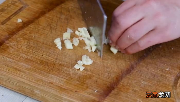 尖椒炒肉皮的做法 尖椒炒肉皮怎么做