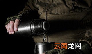 杯子上面刻字送给男朋友要写什么 送给男友杯子上刻什么字