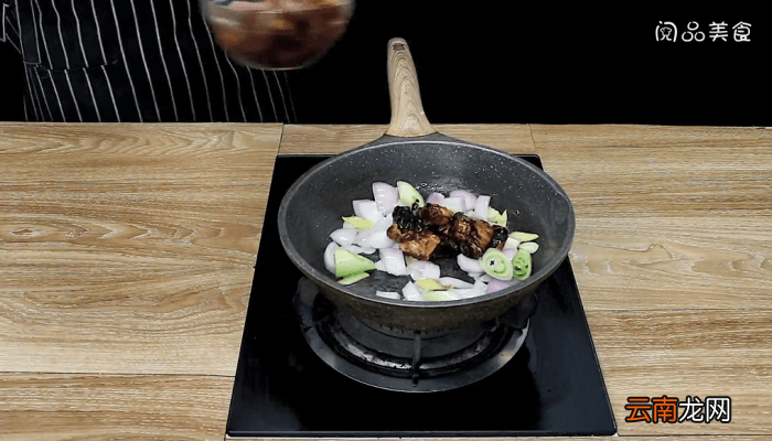 鲍鱼鸡翅煲 鲍鱼鸡翅煲怎么做好吃