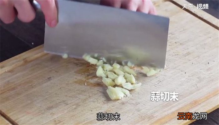 酸菜炒春笋的做法 酸菜炒春笋怎么做