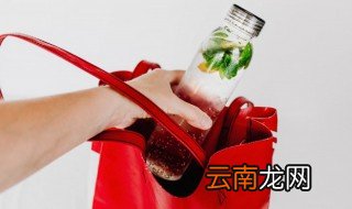 水杯刻什么文字 在水杯上刻什么字