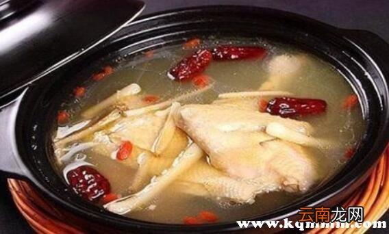 为什么公鸡不能炖汤，吃大公鸡有什么禁忌