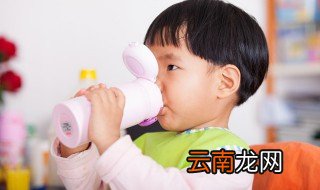 杯子刻什么字小学生 杯子刻什么字小学生写