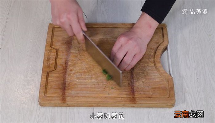 羊肉孜然炒米饭怎么做 羊肉孜然炒米饭的做法