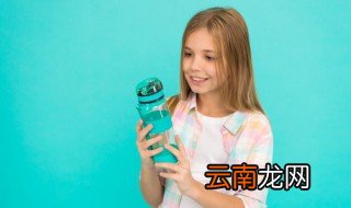 水杯能送朋友的孩子吗英语 水杯能送朋友的孩子吗
