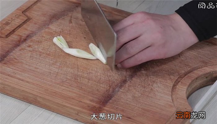 酸辣木耳肉丝怎么做 酸辣木耳肉丝的做法
