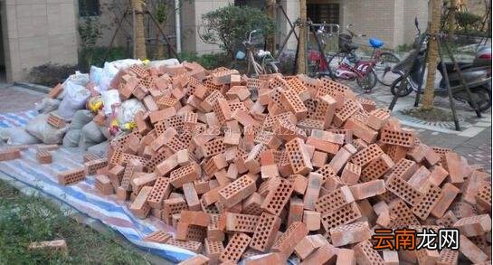 砌墙的砖头歇后语