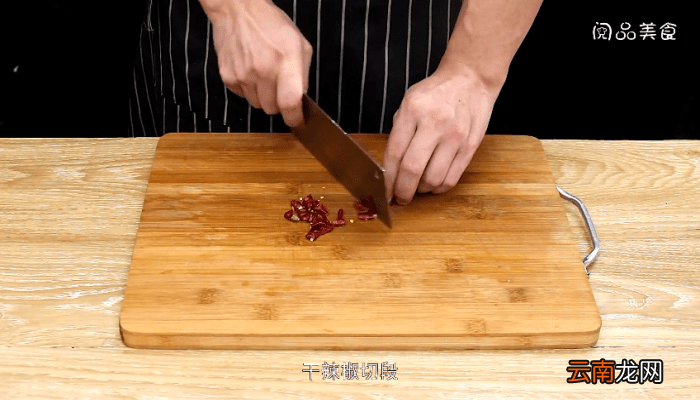 韭菜炝炒金针菇 韭菜炝炒金针菇的做法