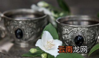 学生杯子上刻什么字 杯子上应该刻什么字学生