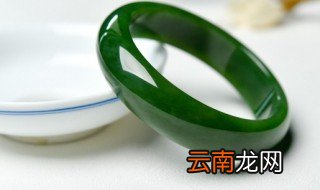 怎么区分绿玉髓和翡翠 绿玉髓和翡翠如何区分