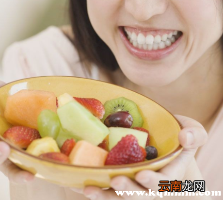 女生吃水果和不吃水果的区别，长期坚持吃水果的变化
