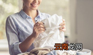 白t恤汗渍发霉怎么洗 怎么洗掉发霉白t恤