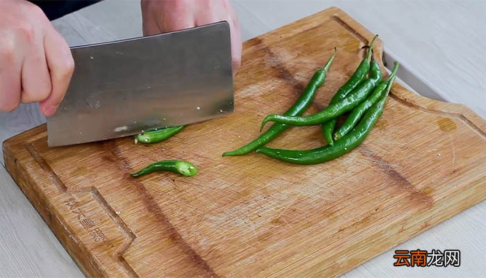 尖椒烧豆腐怎么做 尖椒烧豆腐的做法