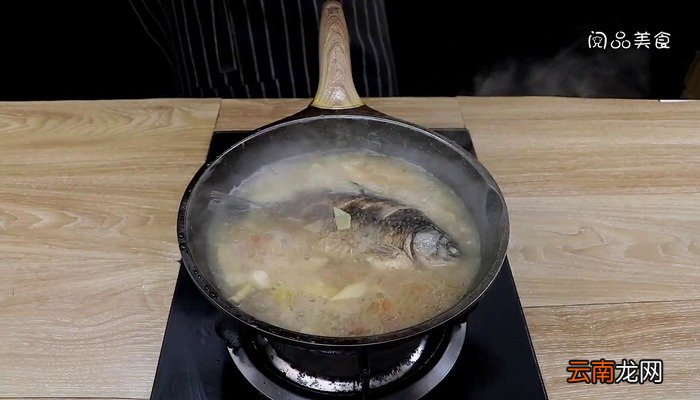 清炖鲫鱼的做法 清炖鲫鱼怎么做好吃