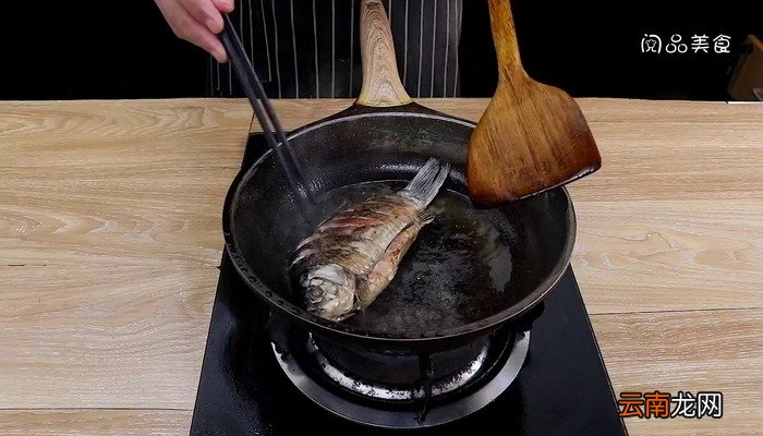 清炖鲫鱼的做法 清炖鲫鱼怎么做好吃