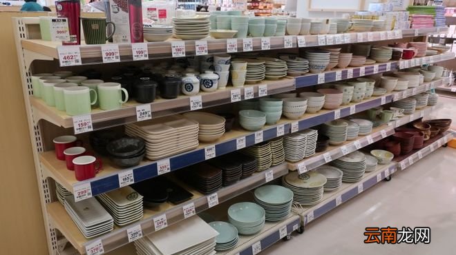 在日本能把MUJI“干碎”的杂货店，在中国为啥火不起来？网友：设计平庸，存在感太低！