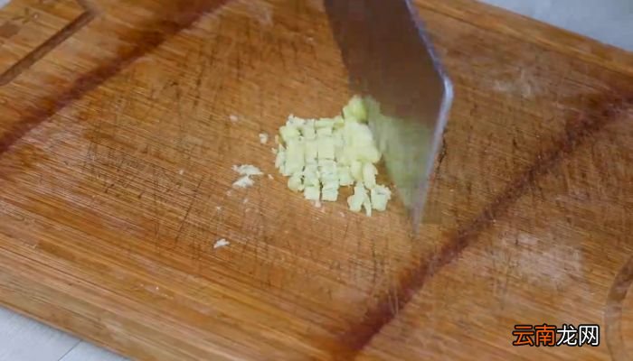 尖椒炒肉丁的做法尖椒炒肉丁怎么做