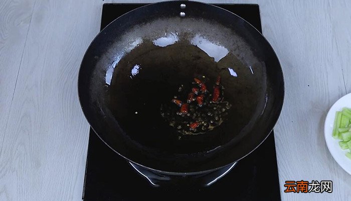 怪味凉拌黄瓜条的做法 怪味凉拌黄瓜条怎么做