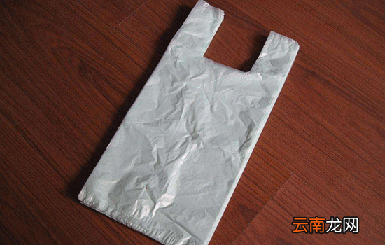 宝宝不小心吃了一块塑料怎么办