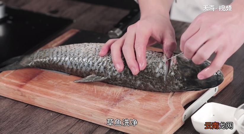 牡丹鱼片怎么做 牡丹鱼片的制作方法是什么