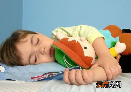 孩子分床睡害怕怎么办 孩子分床睡的最佳年龄是几岁