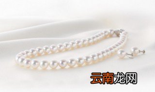老人戴项链什么材质好 老人戴项链什么样的好