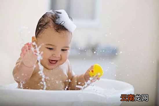 给宝宝洗澡注意什么